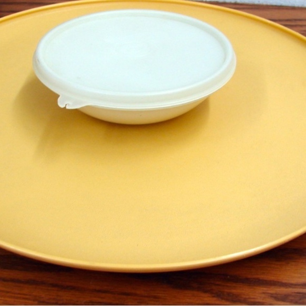 Vintage Tupperware Harvest Gold Almond Chip Dip Covered Bowl